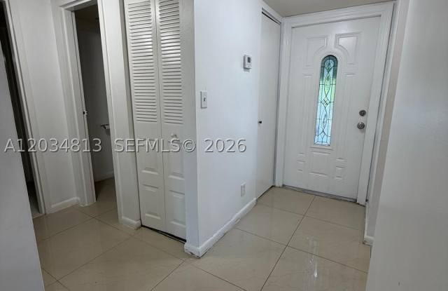 200 Waterway Dr S Gallery 2