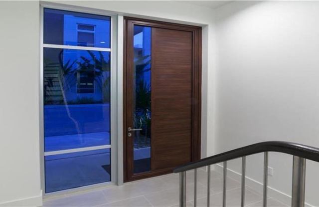 219 COSMOPOLITAN COURT Gallery 2