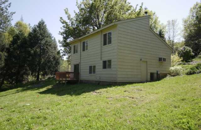 Private tri-level home at 99 Old Parsons Ln. in West Point photos photos
