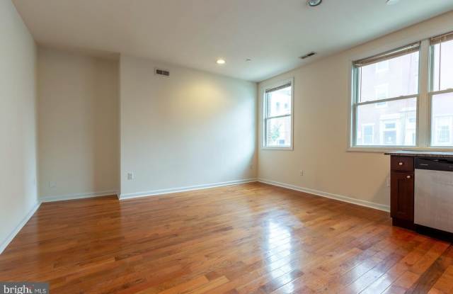 1429 POPLAR Street Gallery 4