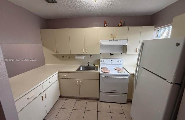 159 W 8th St photos photos