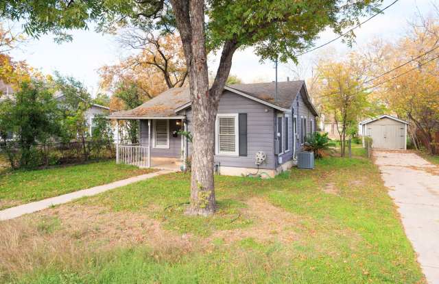 Cute two Bedroom Home in The Heart of Austin!!! photos photos