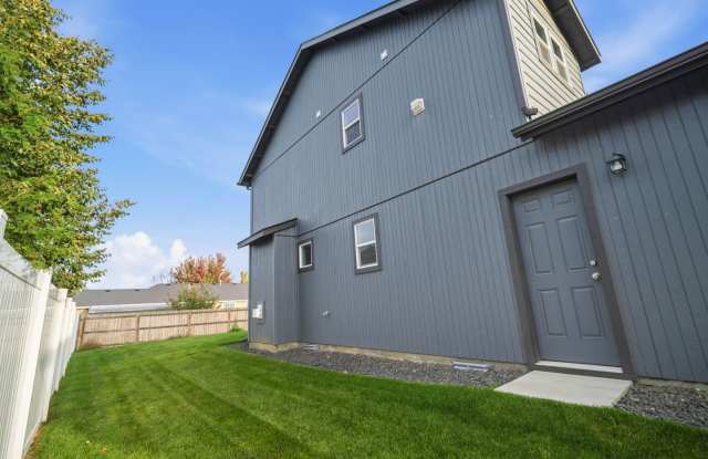 Spacious 4BR/3BA Home for Rent in Airway Heights Gallery 4