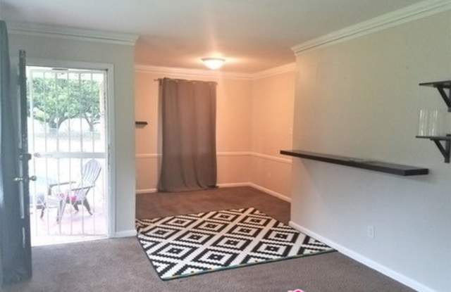 742 Quaker St South West Gallery 4