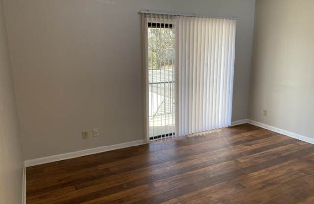 5718 B Street Gallery 2