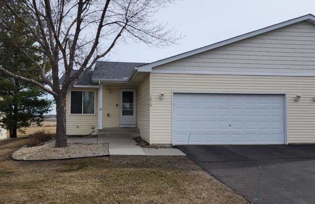 Beautiful 2 bedroom 1 bath End Unit Townhouse photos photos