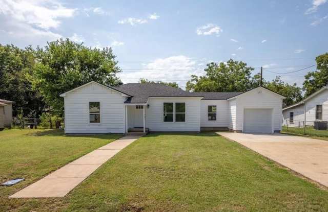 254 S Charles Street - 254 South Charles Street, McLennan County, TX 76640