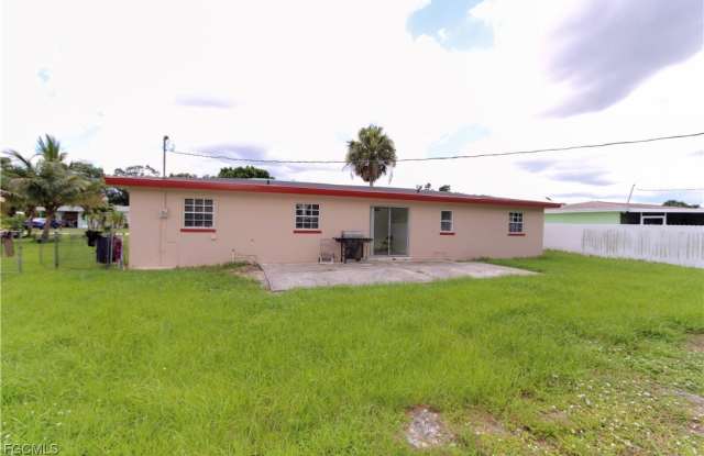 382 Ottumwa Avenue photos photos