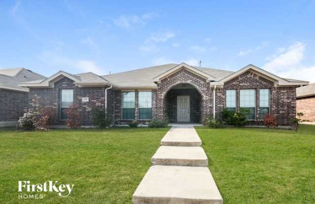 635 Halley Lane - 635 Halley Lane, Lancaster, TX 75146