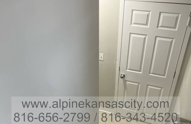 1521 Jackson Avenue Gallery 4