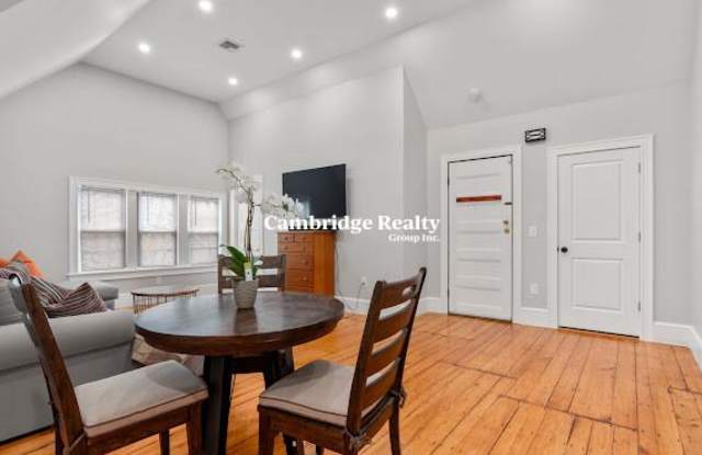 169 Hunnewell Ave. Gallery 2
