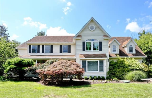 6 South Post Lane - 6 South Post Lane, Airmont, NY 10952