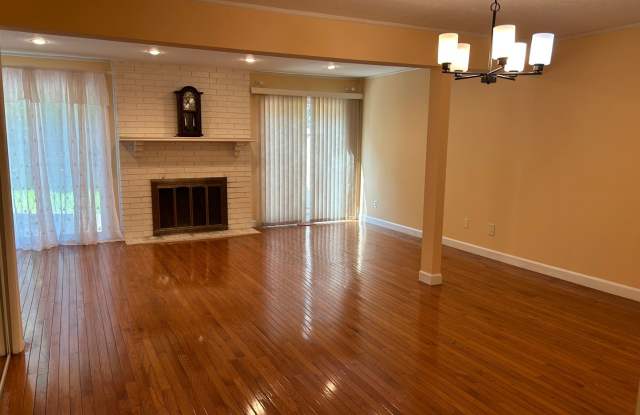 3 Bedroom Condo with Full Finished Basement for Rent photos photos 3 Bedroom Condo with Full Finished Basement for Rent photos photos