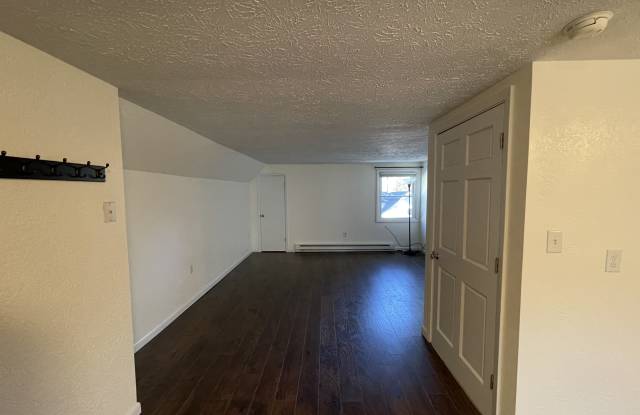 712 W 6th St - 712 West 6th Street, Bloomington, IN 47404