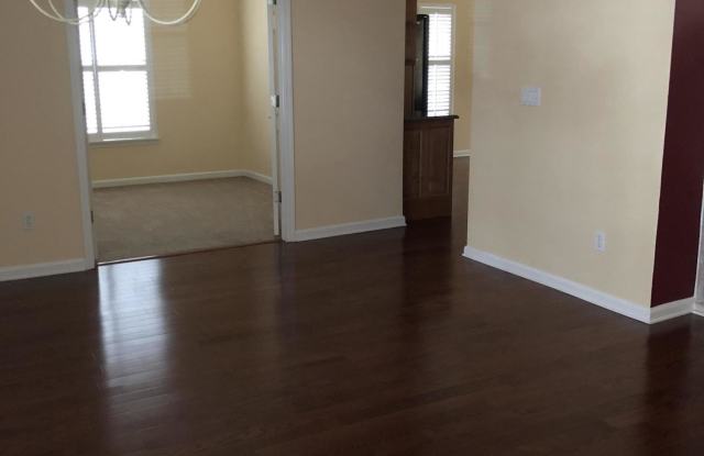 600 W MOSS WOOD TRCE Gallery 2