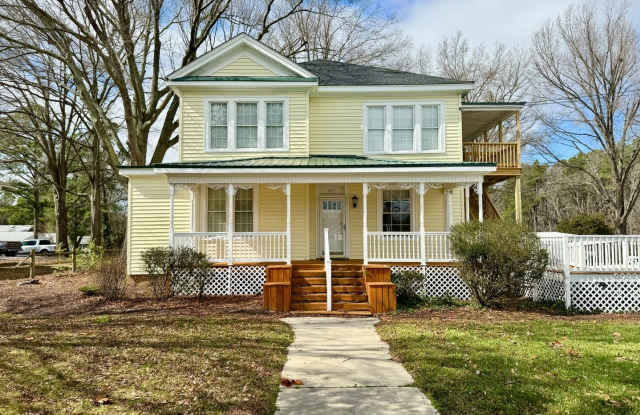 A Great Place to Call Home! Upstairs Apartment for Rent!! photos photos