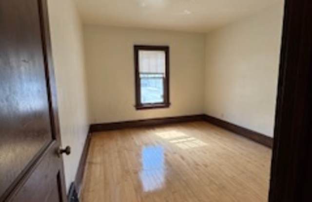 2465 West Concordia Avenue Gallery 3