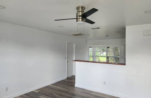 Cozy 2BR 1BA house in Buckingham Area RECENTLY REDUCED! Gallery 3