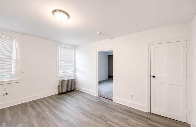17 Thayer Street Gallery 2