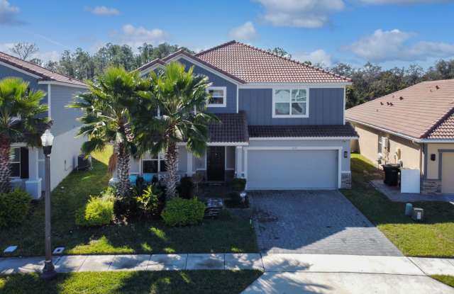 Large 5 Bedroom Home in Solterra with Conservation View - 1171 Oak Bluff Drive, Polk County, FL 33837