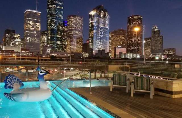 1525 N Memorial Way - 1525 North Memorial Way, Houston, TX 77007