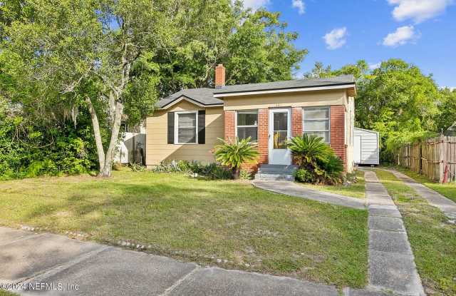 665 Chestnut Dr photos photos