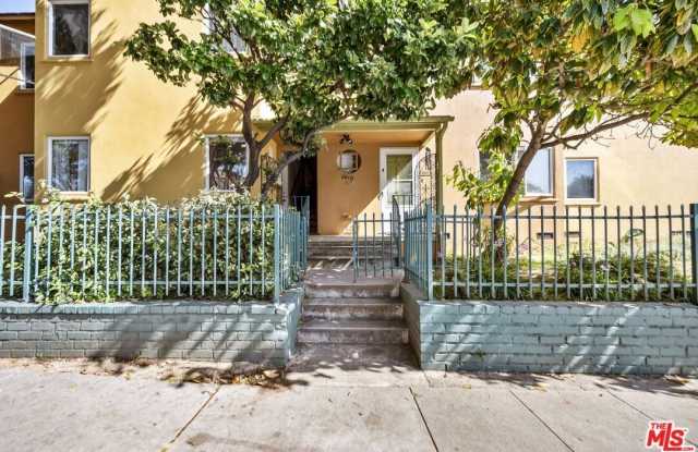 2010 Virginia Ave photos photos