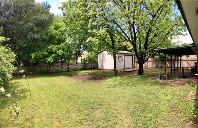 10004 Woodhaven DR Gallery 3