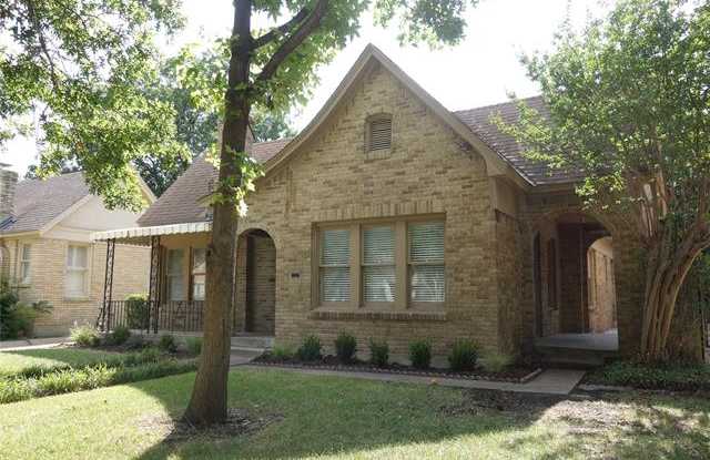 3218 Greene Avenue Gallery 2