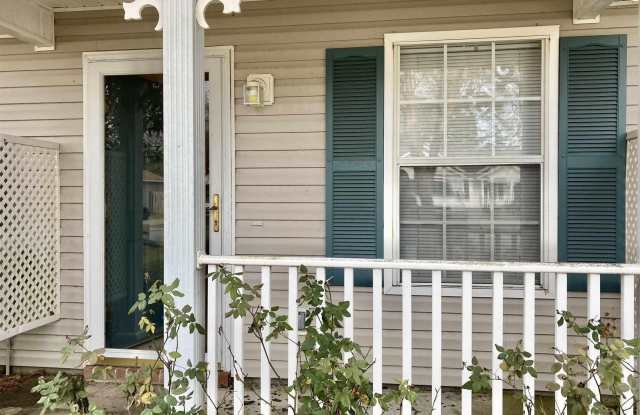 2470 Trailwood Dr Gallery 2