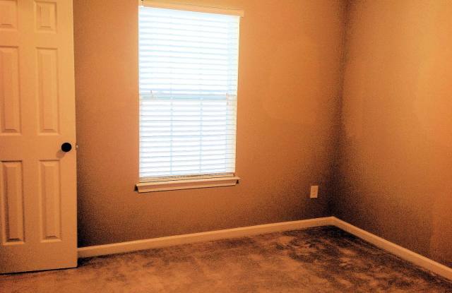 Freshly repainted, Cul-de-sac home close to Ft. Gordon Gate 6 photos photos