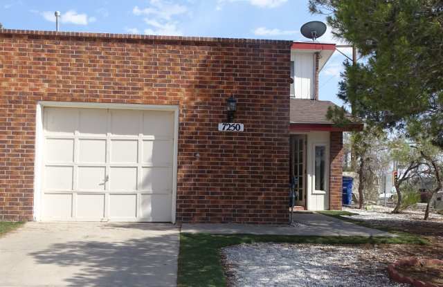 COMPETITIVELY PRICED WESTSIDE DUPLEX Gallery 1