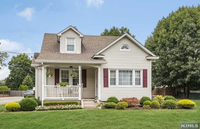 76 Weinmanns Boulevard - 76 Weinmanns Boulevard, Passaic County, NJ 07470