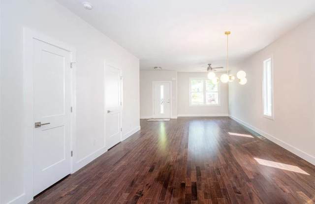1210 Boyer Street Gallery 2