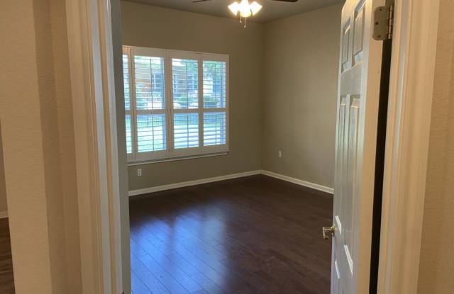 196 Whispering Wind Drive Gallery 3