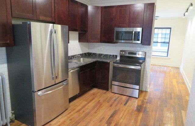 851 West Agatite Avenue - 851 West Agatite Avenue, Chicago, IL 60640 851 West Agatite Avenue - 851 West Agatite Avenue, Chicago, IL 60640