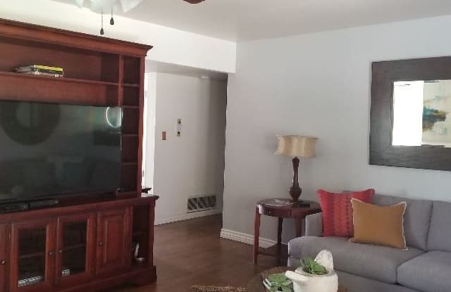 836 S Whitney Dr - 836 South Whitney Drive, Visalia, CA 93277