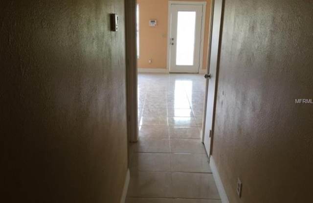 633 E Bay Cv Gallery 3
