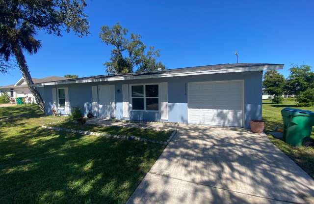 Charming 2BR/2BA Home in the Heart of Port Charlotte! photos photos