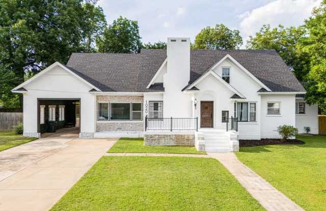 For Rent | Fully Furnished 5,000 Sq. Ft. Luxury Home with Pool photos photos