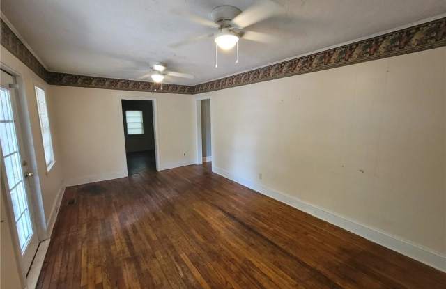 3915 Russell Street - 3915 Gallery 2