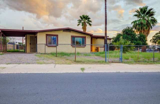 PROMO $350 off first month's rent!!! - 1431 South Palo Verde Avenue, Tucson, AZ 85713