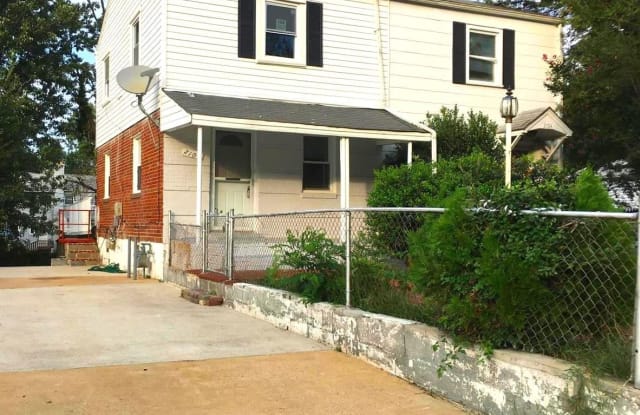 2106 FARRINGTON AVENUE - 2106 Farrington Avenue, Huntington, VA 22303