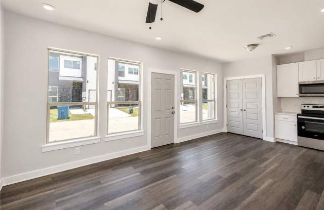 109 S Commonsway Drive Gallery 3