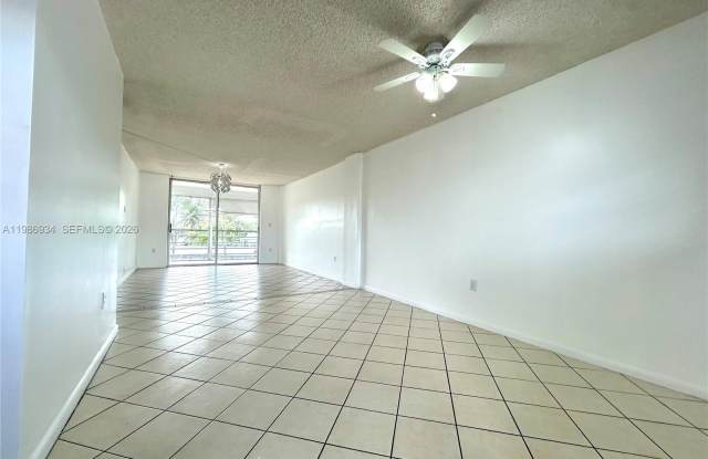 14170 SW 84th St - 14170 Southwest 84th Street, Kendale Lakes, FL 33183