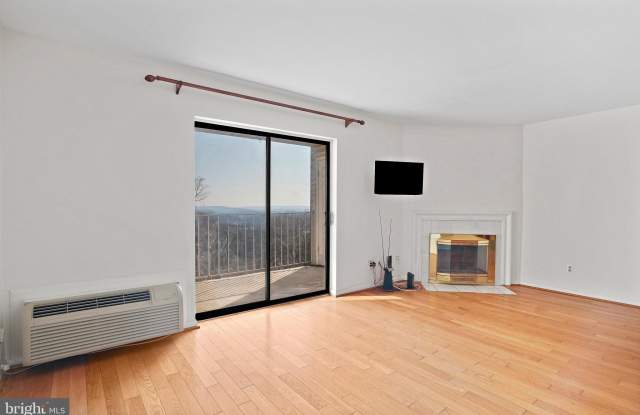 3217 NW WISCONSIN AVENUE NW - 3217 Wisconsin Avenue, Washington, DC 20016