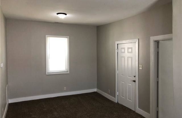 2018 East Brookside Avenue Gallery 2