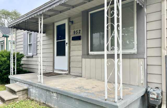 952 E Brickley Ave - 952 East Brickley Avenue, Hazel Park, MI 48030