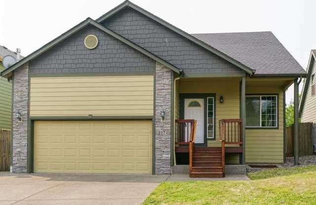 4bd/2.5ba House with Washer/Dryer  Fully Fenced Yard! photos photos