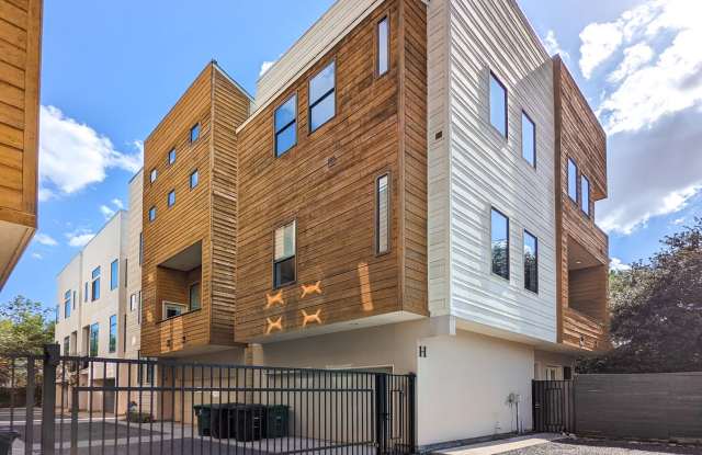 714 E. 20th St. H **Ask about our NO CASH DEPOSIT option!** - 714 East 20th Street, Houston, TX 77008